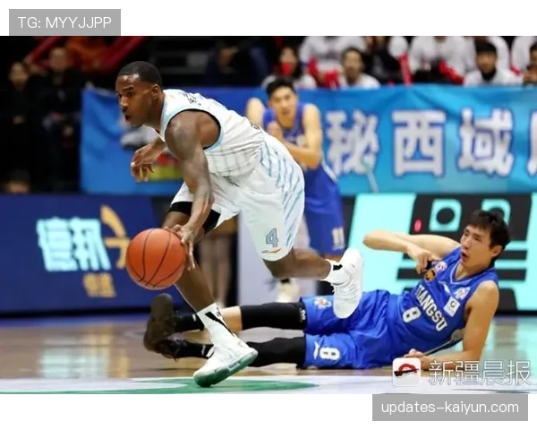 “杨瀚森封盖后长传发起快攻,青岛完成24秒内经典防守反击”